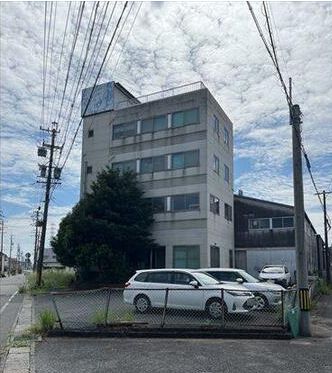 売倉庫 小牧市大字間々原新田 土地：186坪 鉄骨造2F:178坪