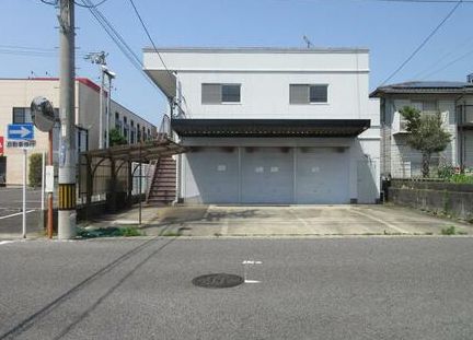 貸倉庫 長久手市井堀  １F：倉庫・事務所 ２F：住居