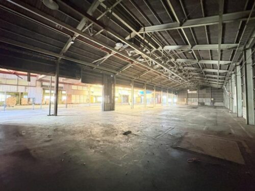 貸倉庫 岩倉市西市町 鉄骨造1F:616㎡（186.34坪）